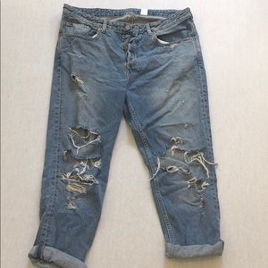 Distress boyfriend jeans. Never been worn.